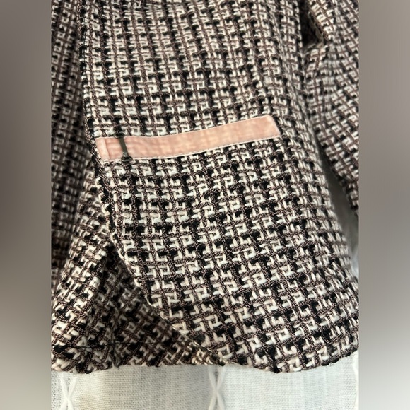 Zoey black, brown, & white plaid w/pink, jacket & skirt with elastic waist. Sz 7 - Picture 6 of 12